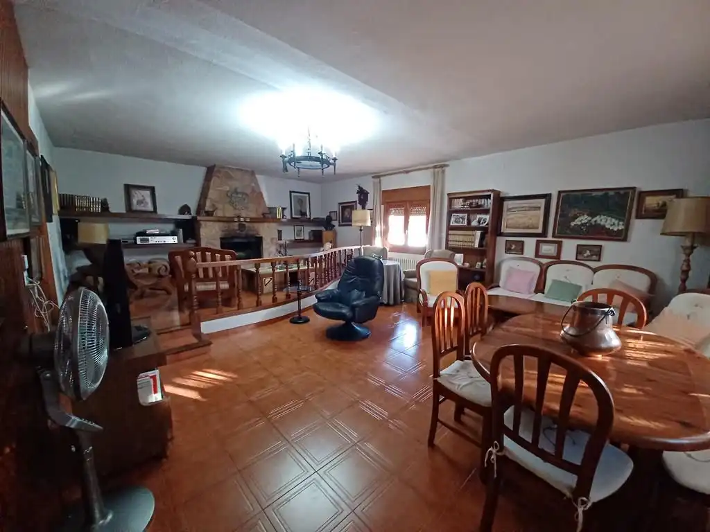 House with garden for sale in El Pedernoso
