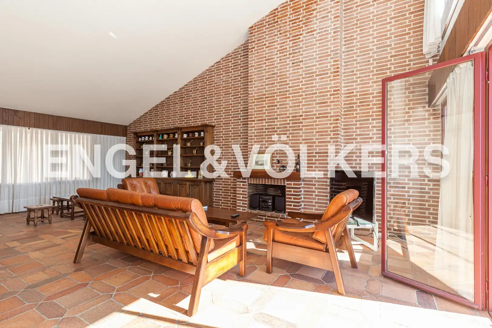 Sala de estar de Casa o chalet en venta en San Lorenzo de El Escorial con Calefacción