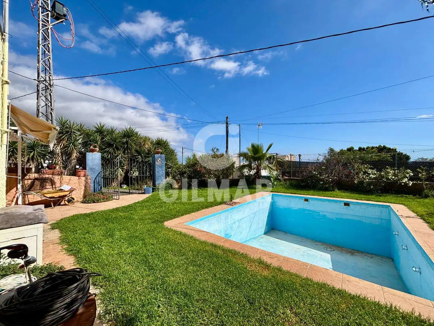 Schwimmbecken von Country house zum Verkauf in Guía de Isora mit Möbliert