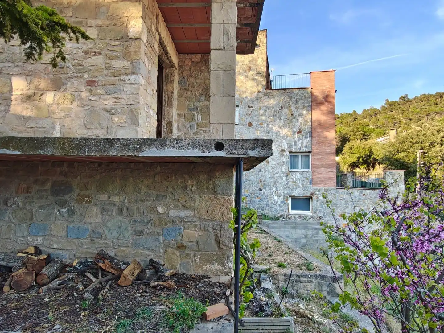 Außenansicht von Haus oder Chalet zum Verkauf in Monistrol de Calders mit Heizung, Privatgarten und Terrasse