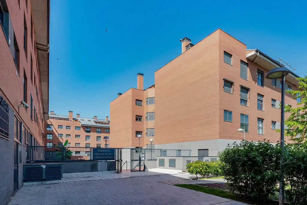 Vista exterior de Piso en venta en Pinto con Calefacción, Trastero y Piscina