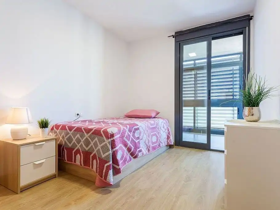 Habitación de Apartamento para compartir en Irun  con Aire acondicionado, Parquet y Amueblado