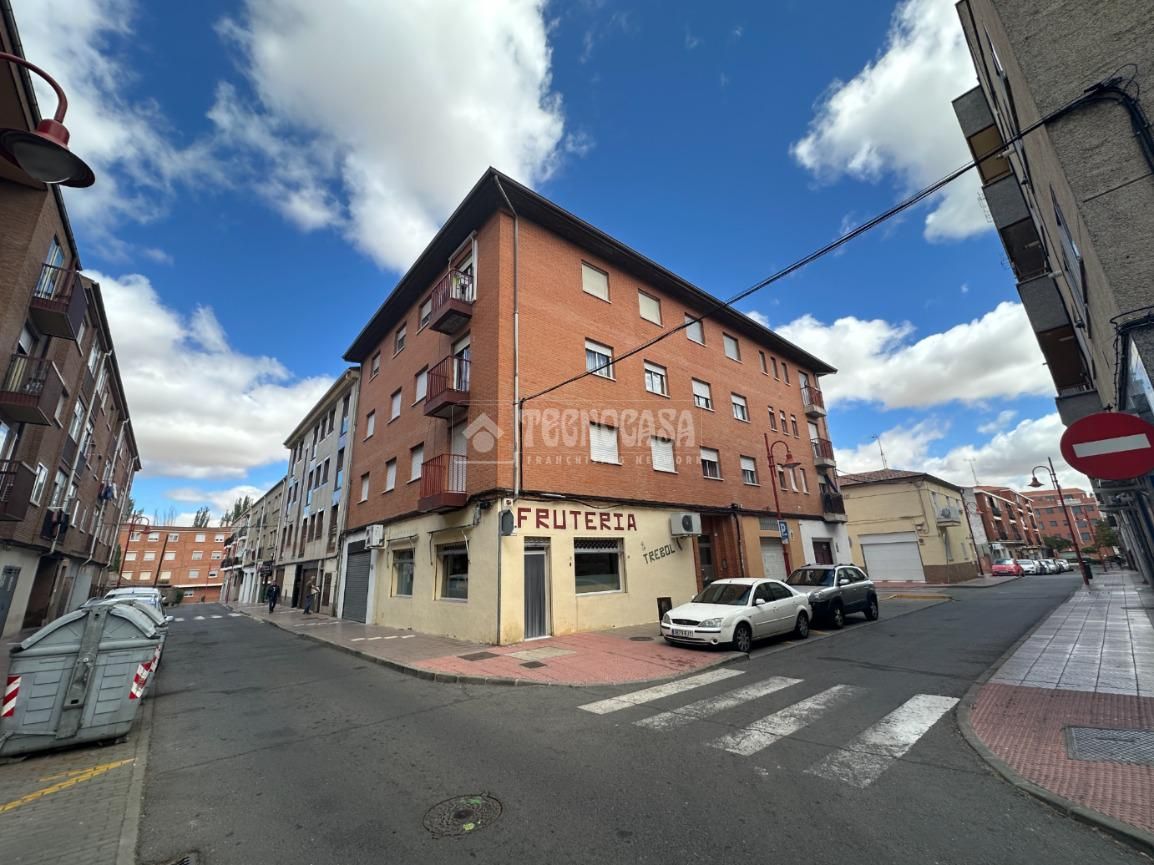 Exterior view of Flat to rent in Santa Marta de Tormes  with Air Conditioner, Heating and Balcony