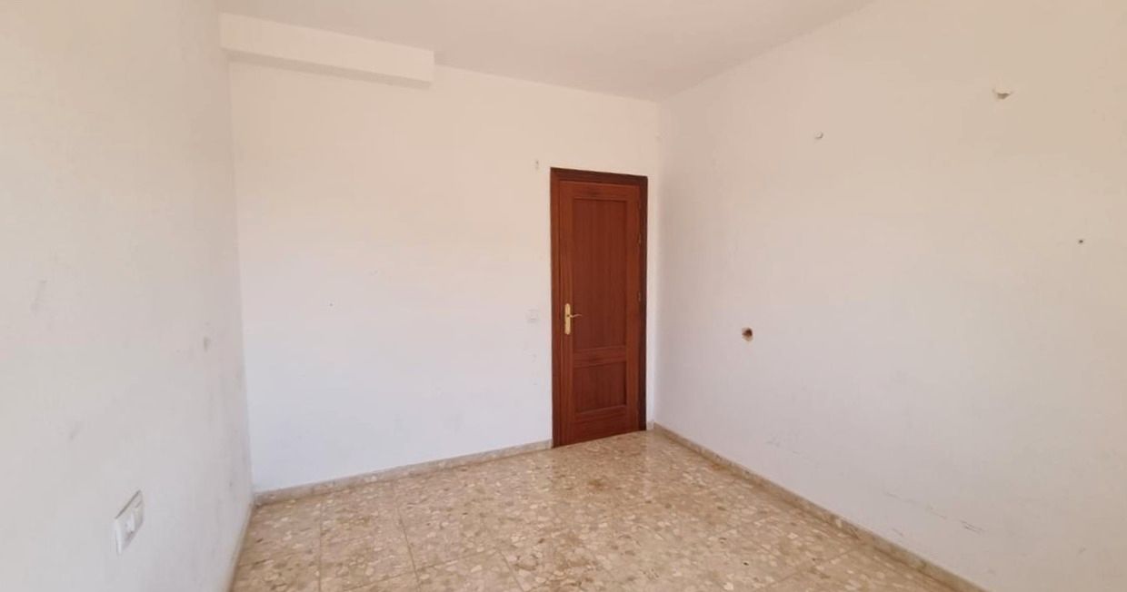 Dormitori de Casa adosada en venda en Salteras amb Terrassa, Traster i Piscina