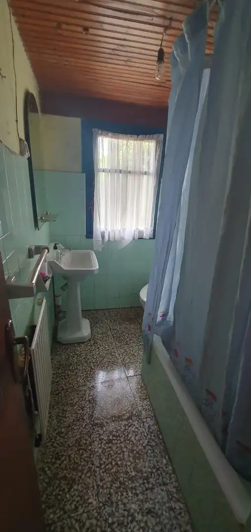 Badezimmer von Country house zum Verkauf in Parres mit Heizung, Privatgarten und Möbliert