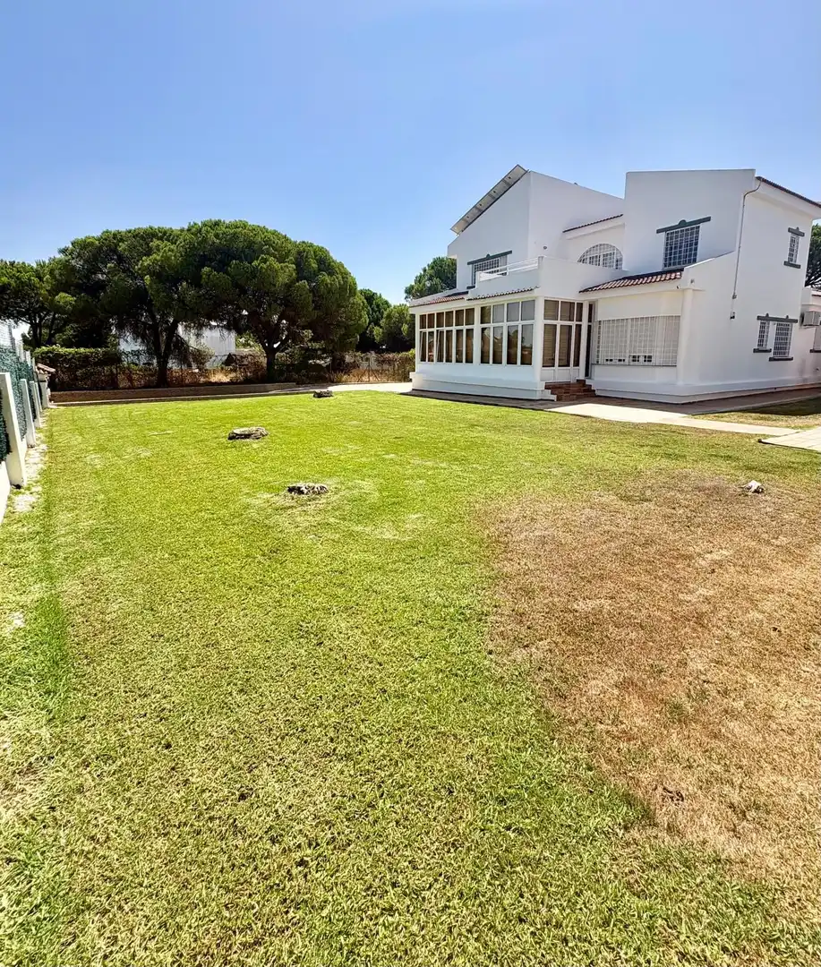 Jardí de Casa o xalet en venda en Aljaraque amb Aire condicionat, Calefacció i Jardí privat