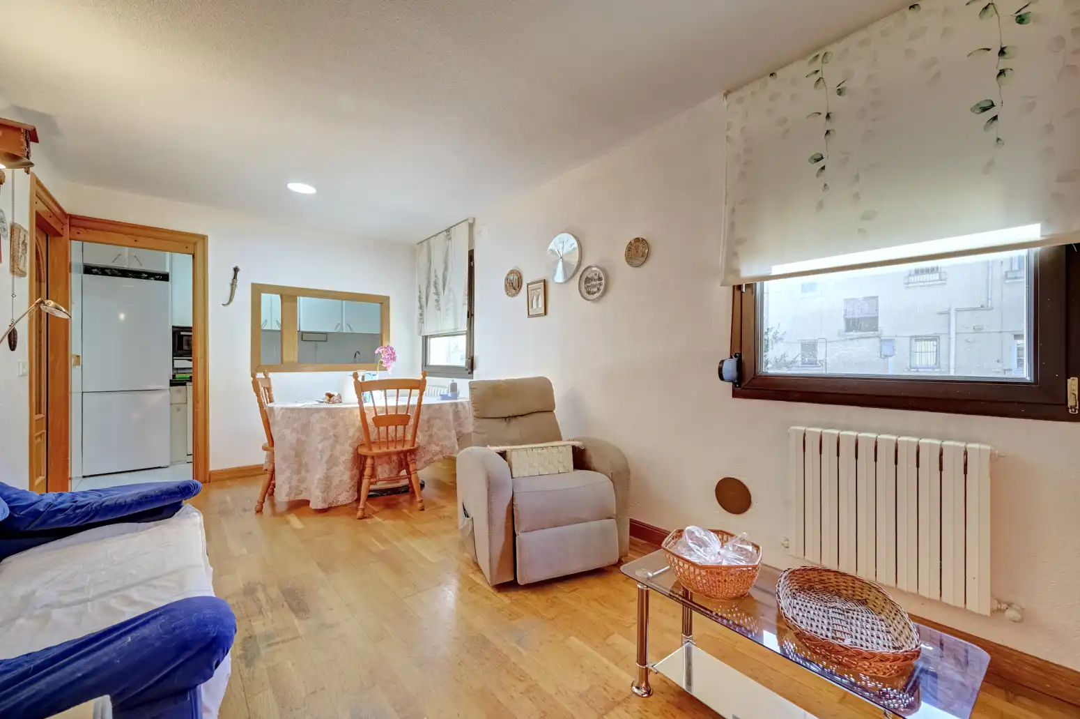 Wohnzimmer von Wohnung zum Verkauf in  Pamplona / Iruña mit Parkett, Terrasse und Abstellraum