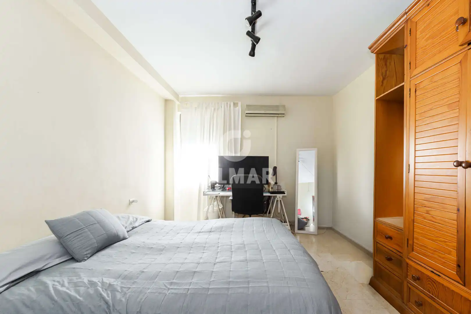 Schlafzimmer von Wohnung zum Verkauf in Sevilla mit Heizung, Privatgarten und Abstellraum