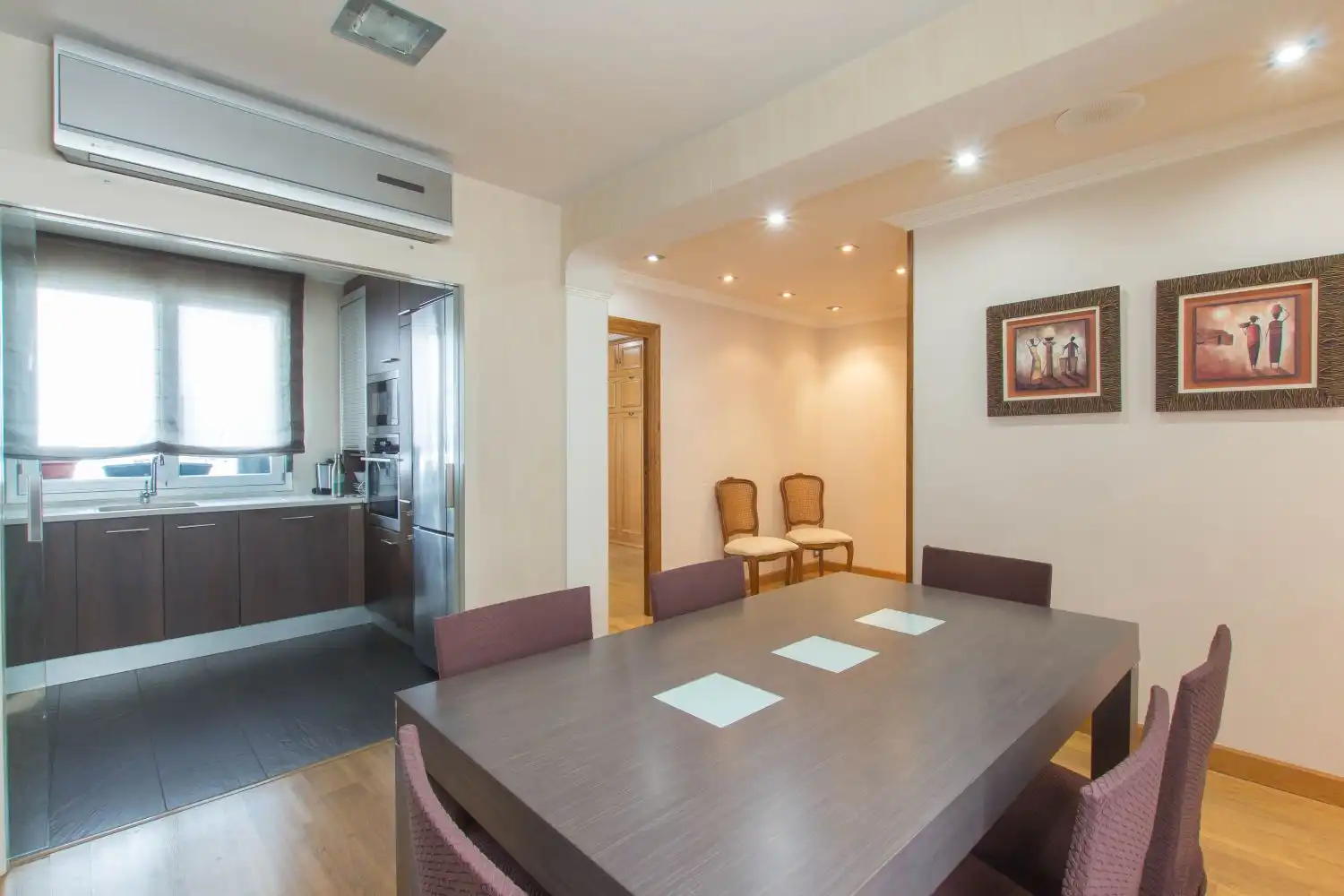 Comedor de Piso en venta en  Pamplona / Iruña con Calefacción, Trastero y Amueblado