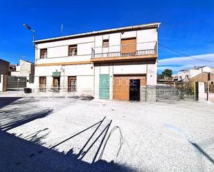 Vista exterior de Casa o xalet en venda en Algueña amb Calefacció, Jardí privat i Traster