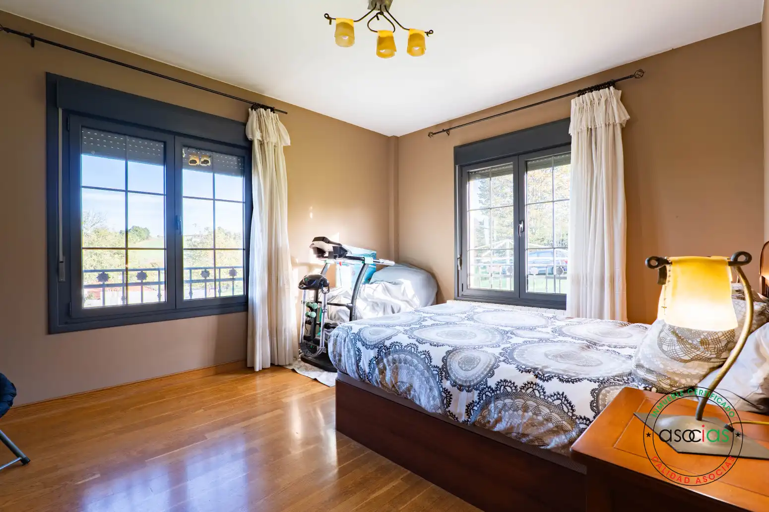 Dormitori de Casa o xalet en venda en Gijón  amb Calefacció, Parquet i Terrassa
