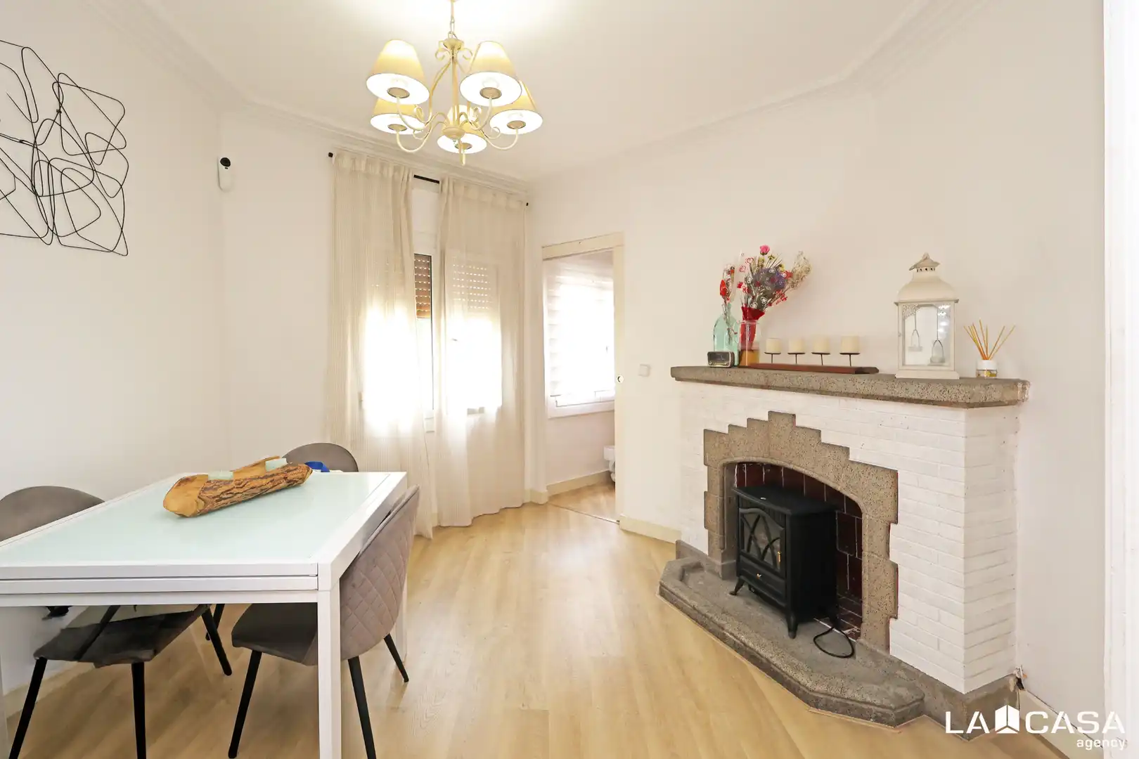 Comedor de Edificio en venta en L'Hospitalet de Llobregat