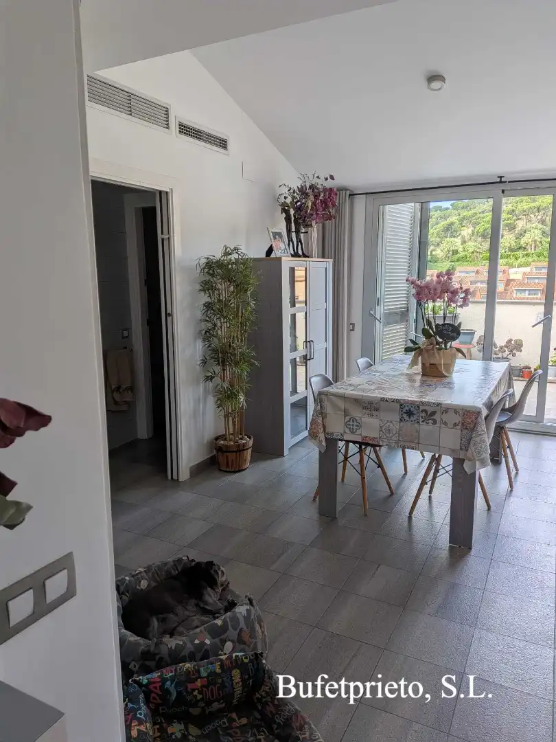 Comedor de Dúplex en venta en Sant Andreu de Llavaneres con Aire acondicionado, Calefacción y Terraza