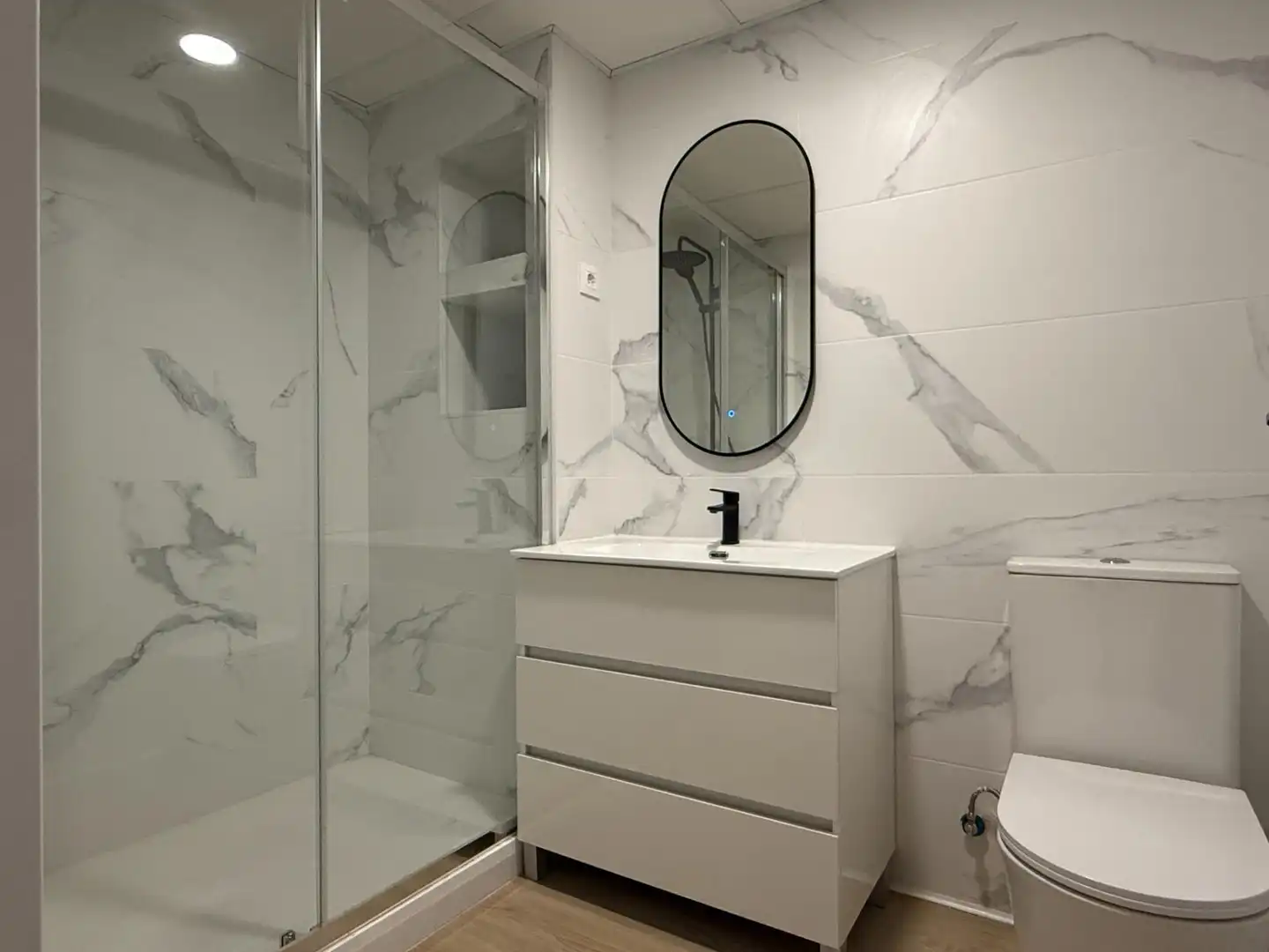 Baño de Piso en venta en Guadalajara con Aire acondicionado y Calefacción