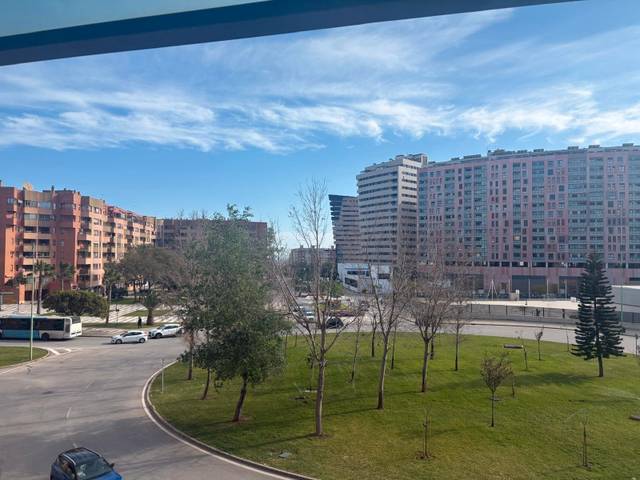 Piso en Alquiler en Avenida Jorge Luis Borges, 12 en El Tejar - Hacienda Bizcochero