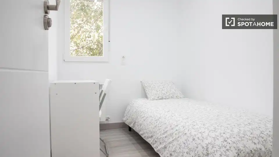 Bedroom of Flat for rent in Madrid  with Air Conditioner, Heating and Furnished