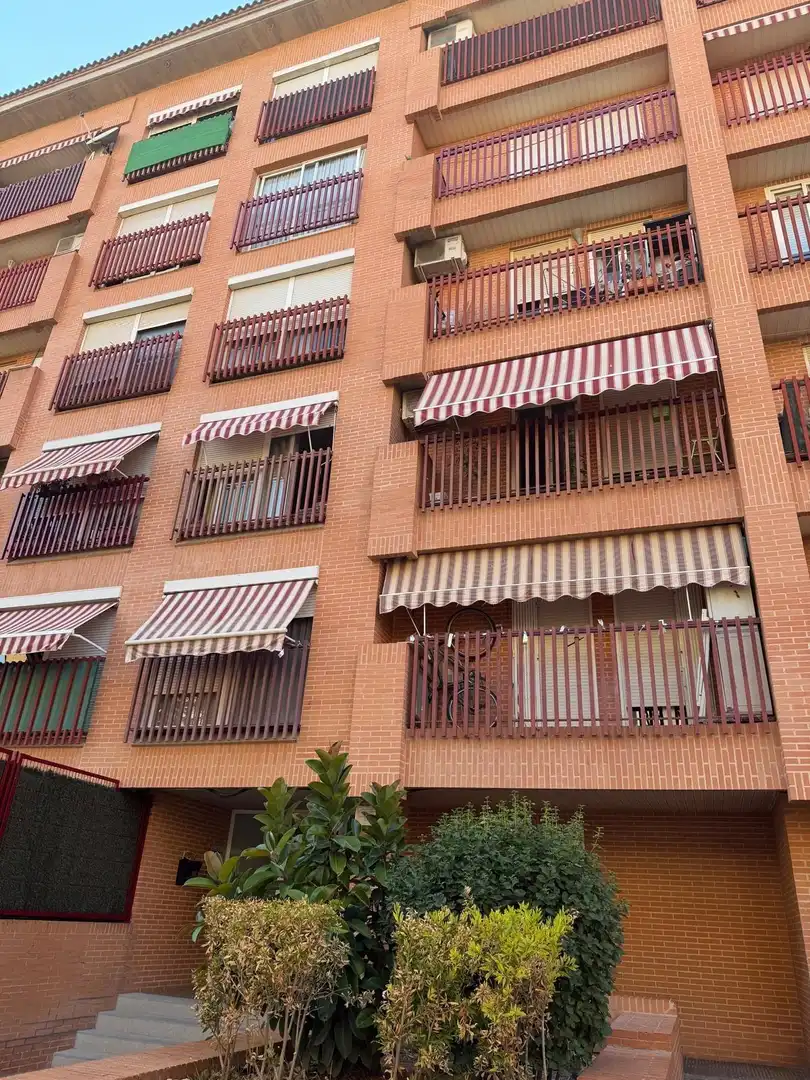 Vista exterior de Piso de alquiler en Paterna