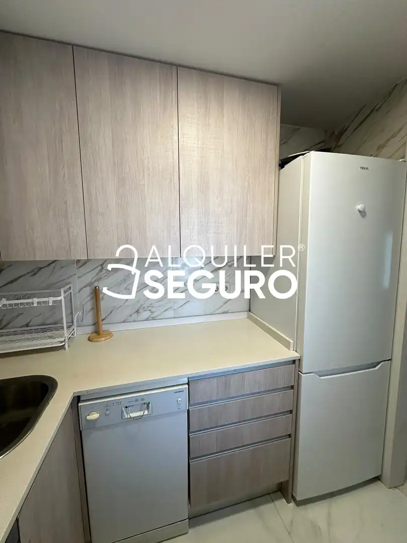 Cocina de Piso de alquiler en Madrid con Aire acondicionado, Calefacción y Amueblado