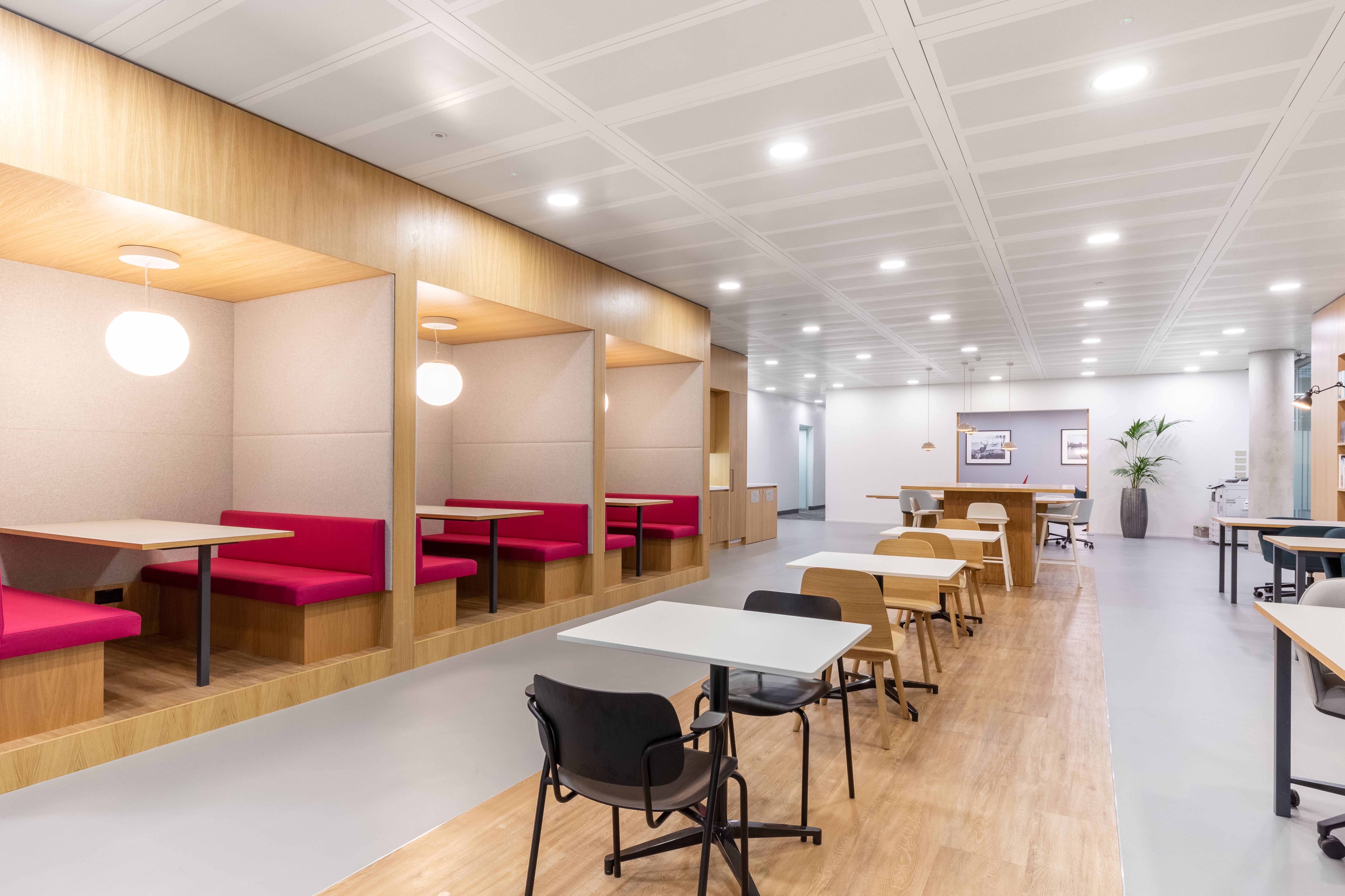 Office to rent in Cornellà de Llobregat  with Air Conditioner, Heating and Furnished