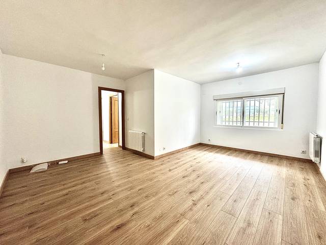 Piso en Venta en Calle de Finlandia en Fuenlabrada II - El Molino
