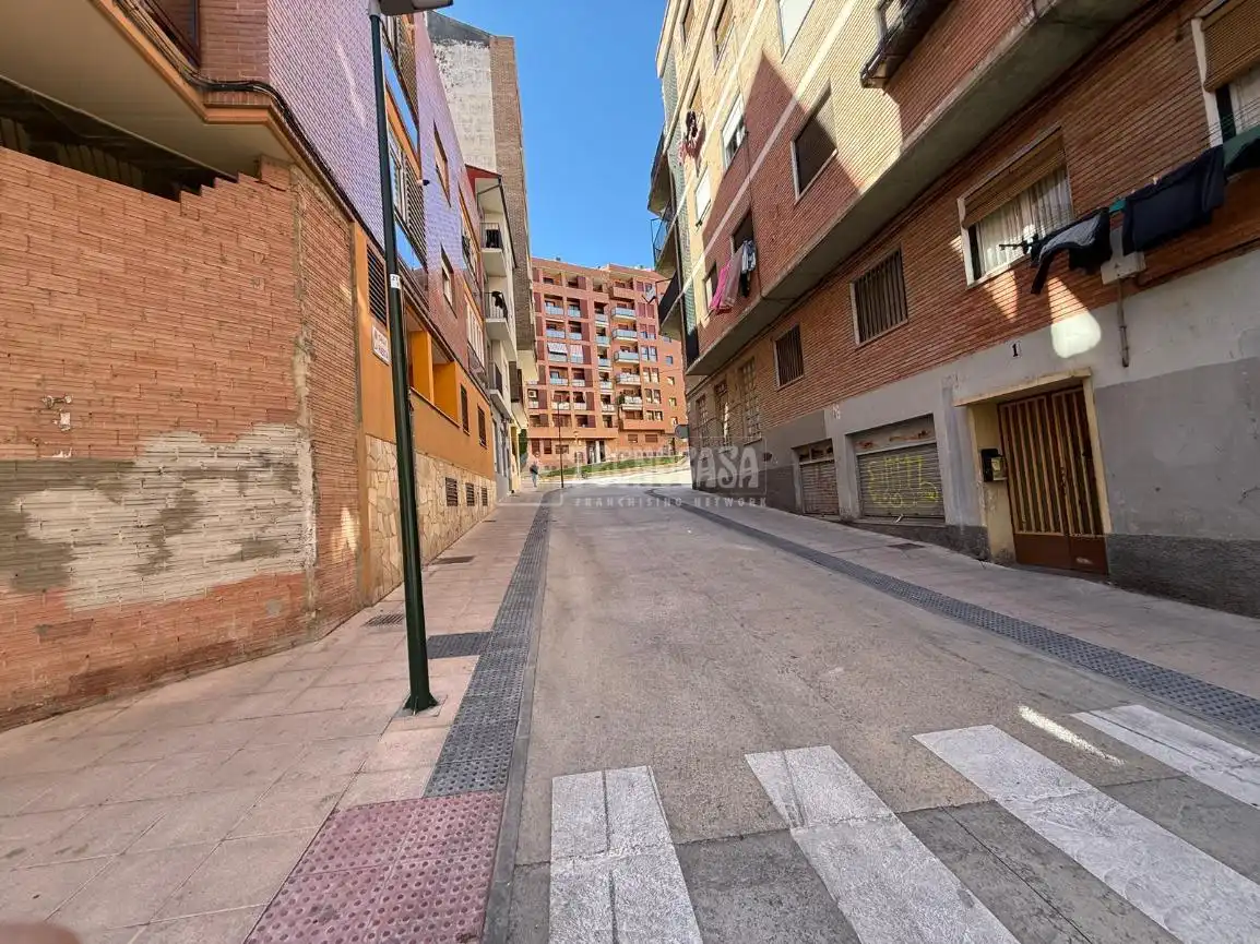 Vista exterior de Local en venta en Zaragoza