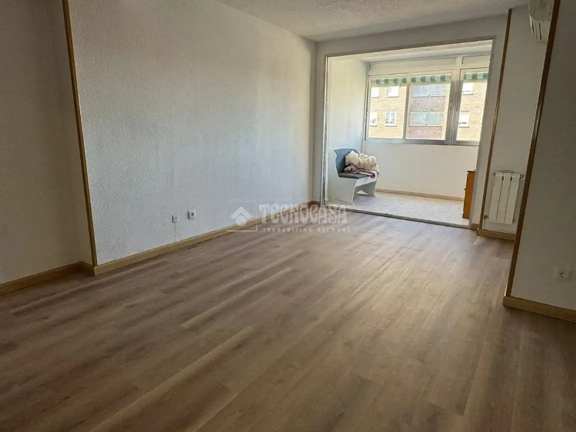 Bedroom of Flat for sale in Valdemoro  with Air Conditioner