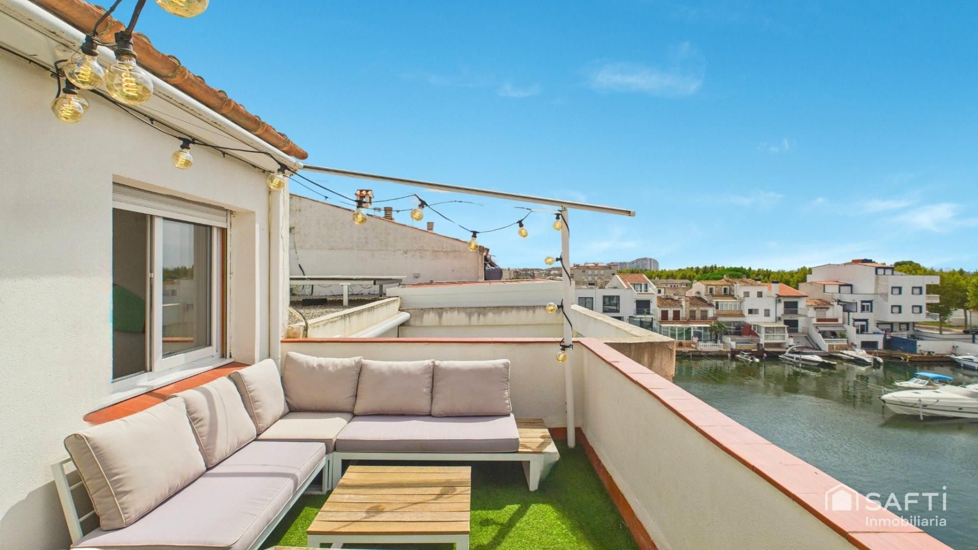 Terrace of Attic for sale in Empuriabrava  with Heating