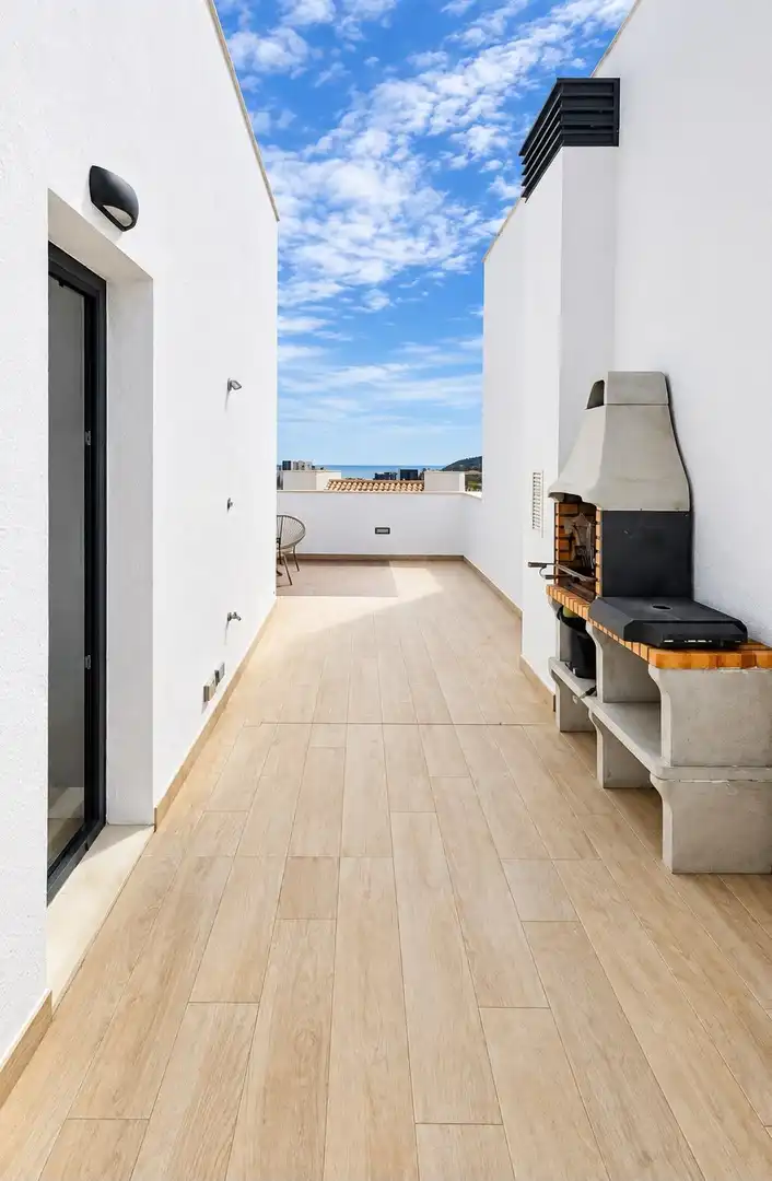 Terrasse von Haus oder Chalet zum Verkauf in Finestrat mit Klimaanlage, Privatgarten und Terrasse