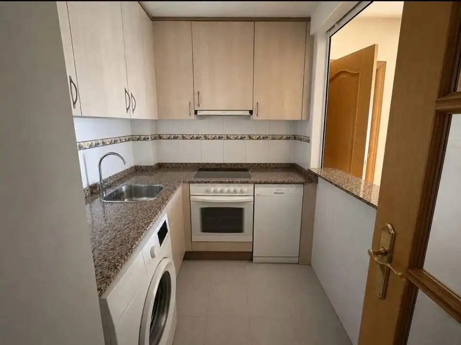 Cocina de Piso en venta en La Puebla de Alfindén con Calefacción, Terraza y Trastero