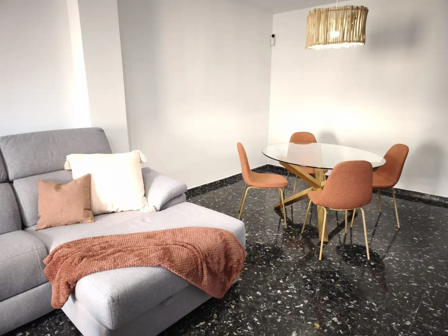 Wohnzimmer von Wohnung zur Miete in Valencia mit Klimaanlage, Möbliert und Balkon