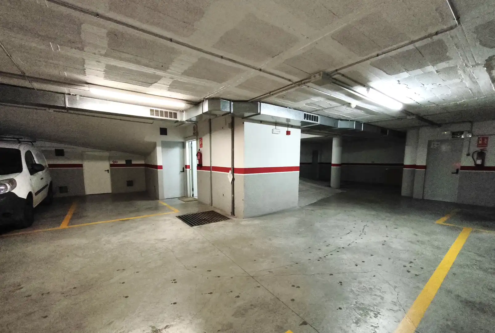 Parkplatz von Garage zur Miete in Terrassa