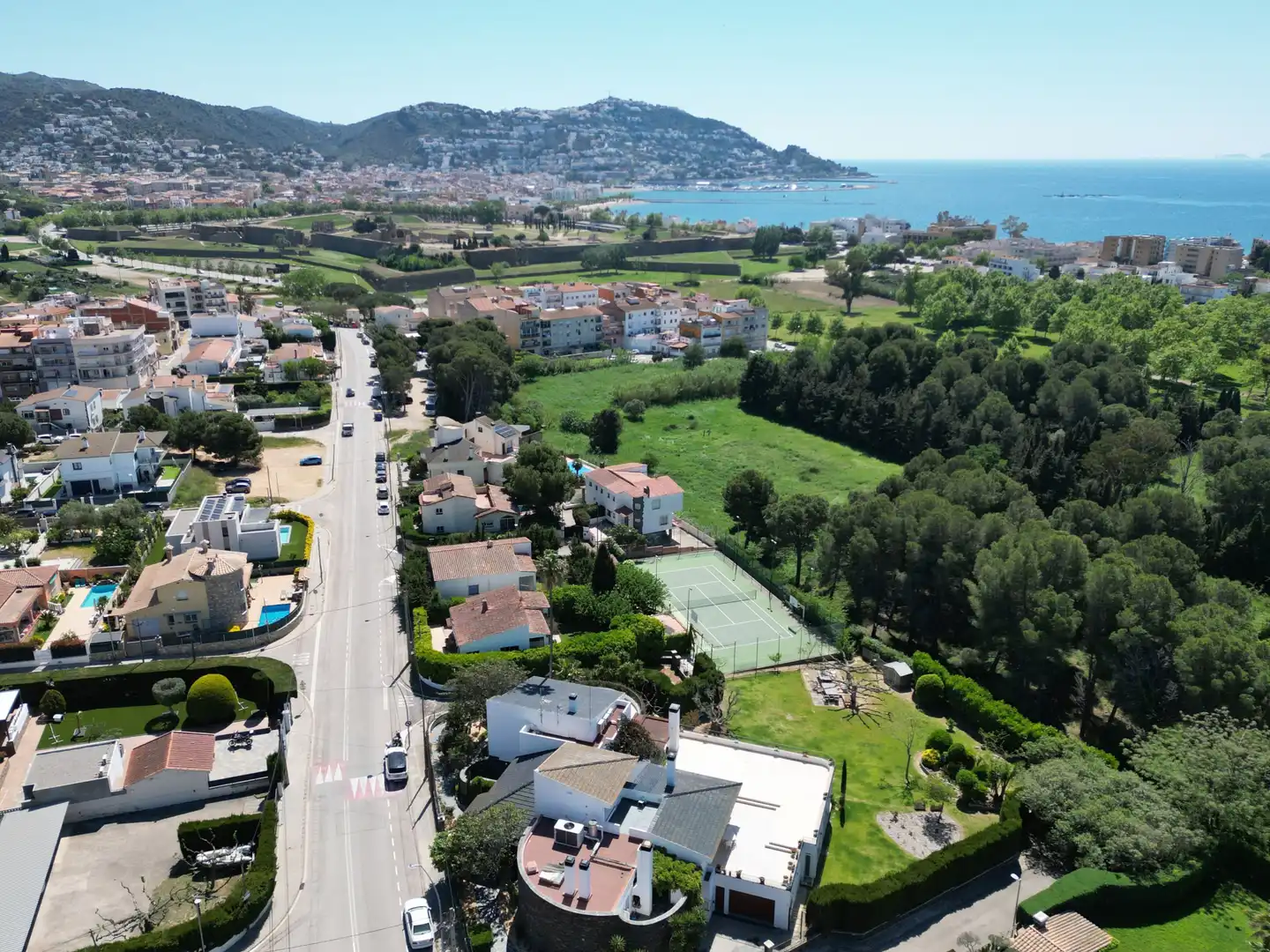 Vista exterior de Casa o xalet en venda en Roses amb Aire condicionat, Calefacció i Traster