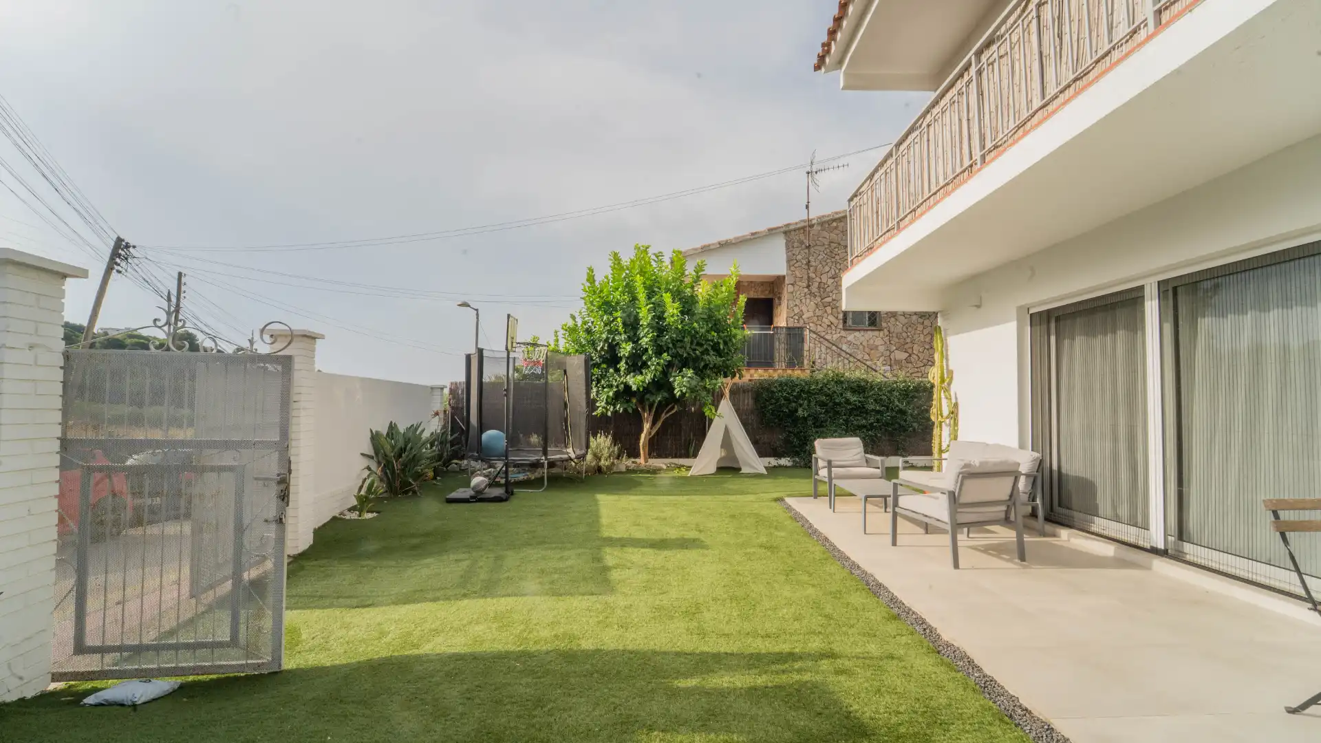 Terraza de Casa o chalet en venta en Pineda de Mar con Aire acondicionado, Calefacción y Jardín privado