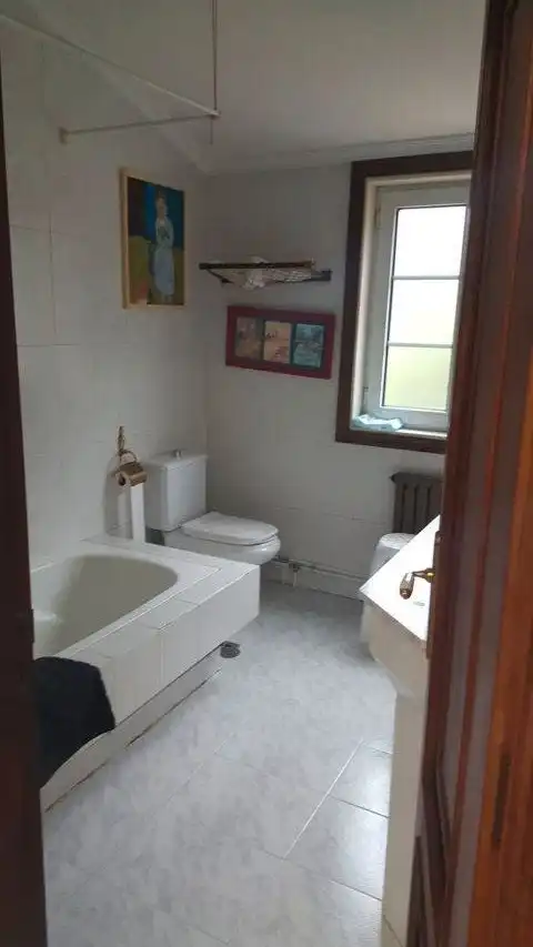 Baño de Casa o chalet en venta en Pontevedra Capital  con Calefacción, Jardín privado y Terraza