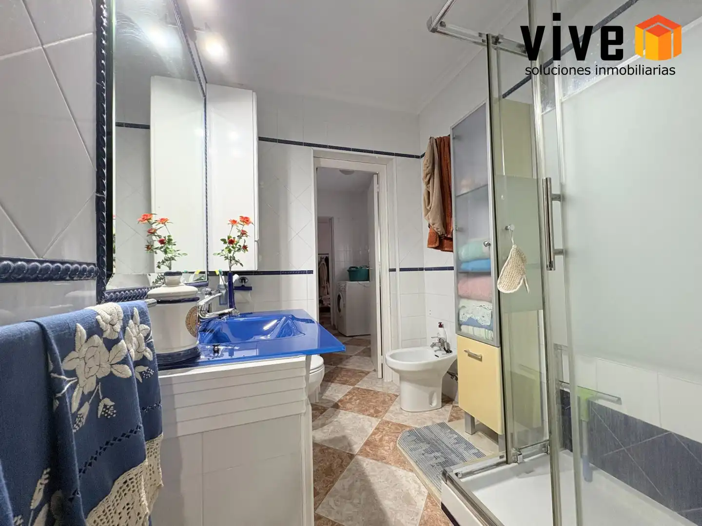 Bathroom of Detached homes for sale in La Puebla del Río  with Storage room and Balcony