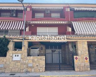 Vista exterior de Casa adosada en venda en Llanera de Ranes amb Aire condicionat, Terrassa i Balcó