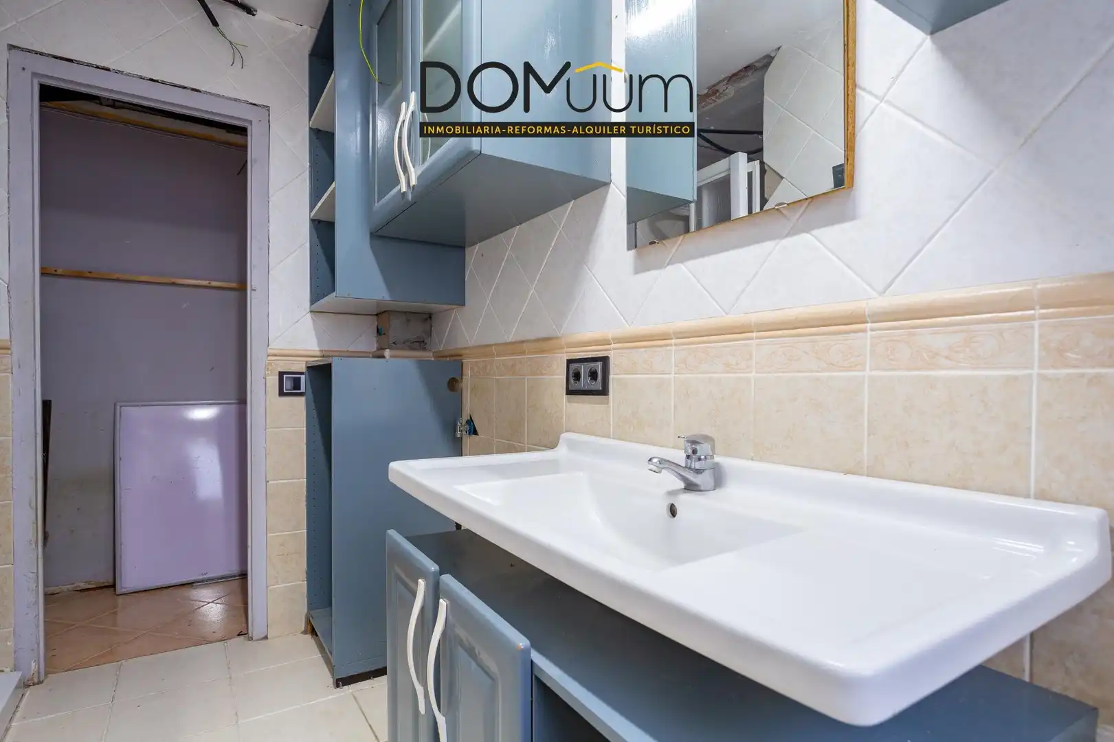 Badezimmer von Erdgeschoss zum Verkauf in Salou mit Heizung, Parkett und Terrasse