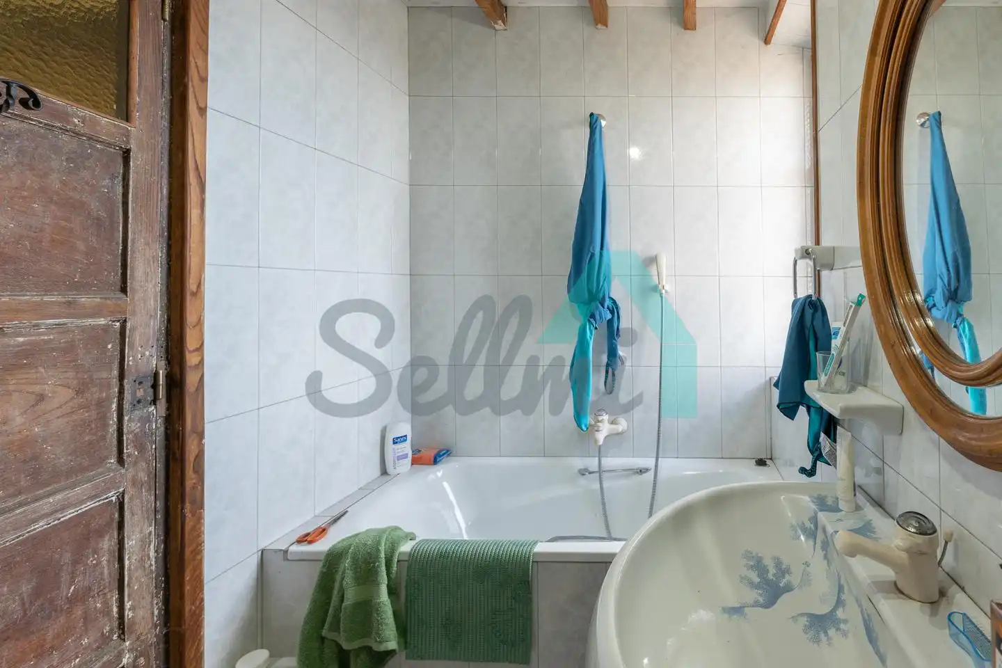 Bathroom of Buildings for sale in Oviedo 