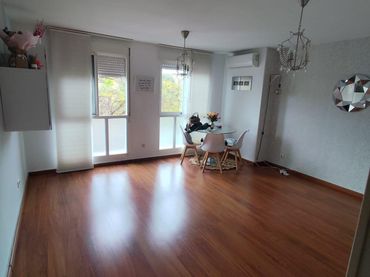 Flat with lift for sale in Avenida PINTOR PEDRO CANO 38