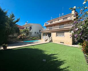 Vista exterior de Casa o xalet en venda en Pineda de Mar amb Terrassa i Piscina