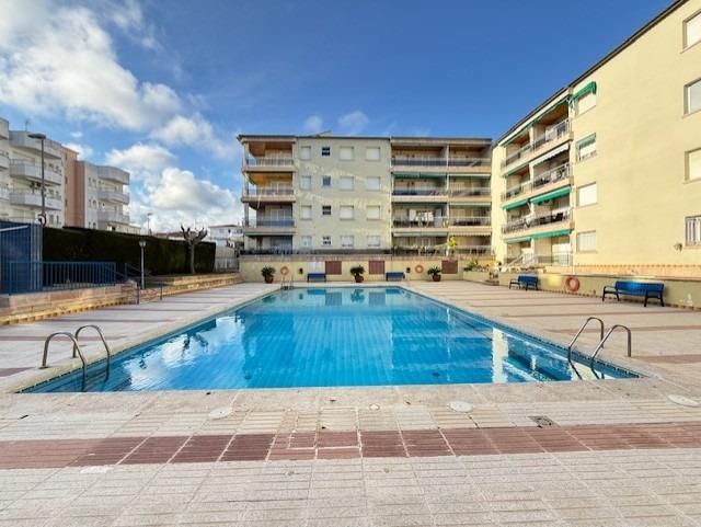 Schwimmbecken von Erdgeschoss zum Verkauf in El Vendrell mit Heizung, Terrasse und Abstellraum