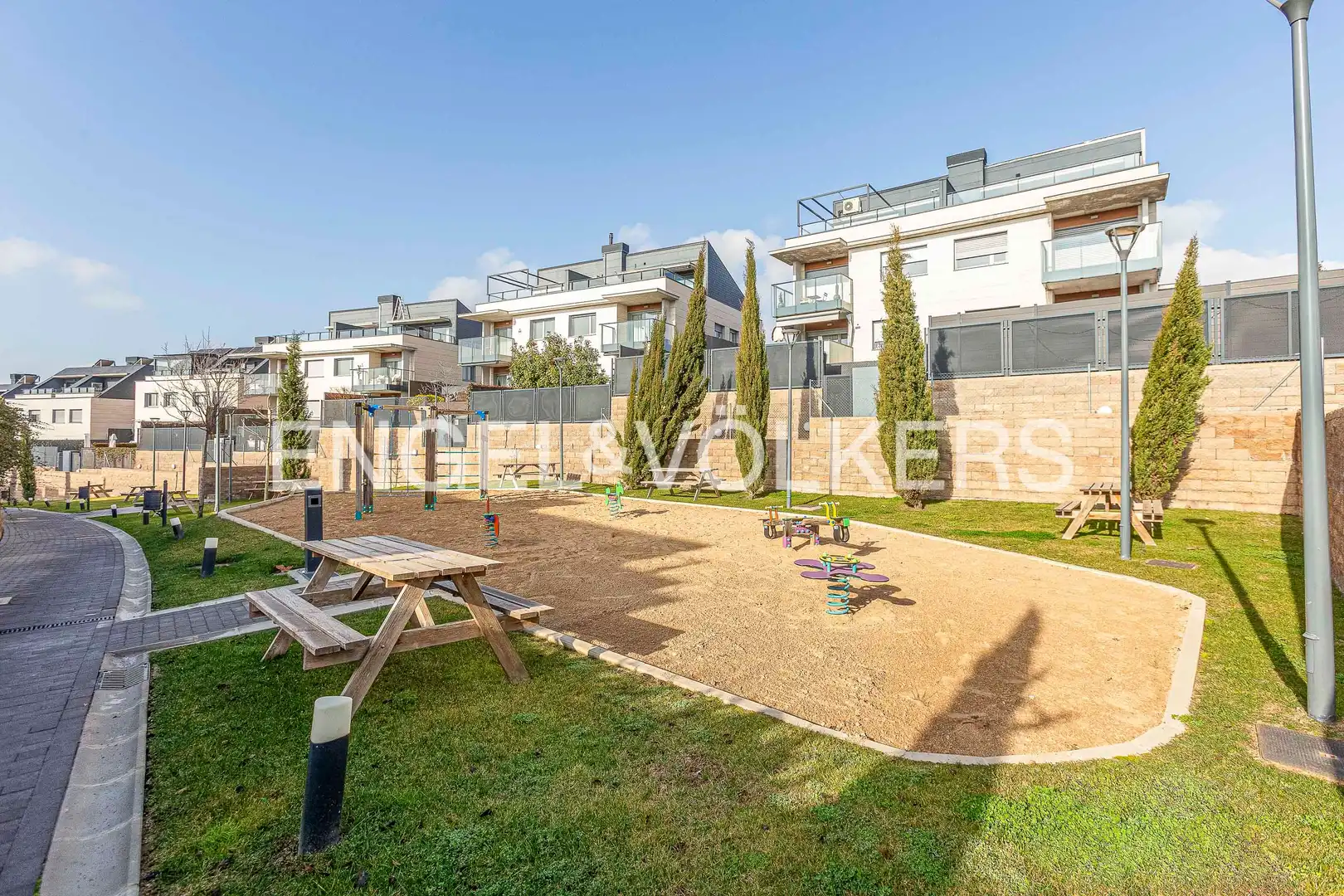 Terraza de Casa adosada en venta en Boadilla del Monte con Aire acondicionado, Calefacción y Jardín privado