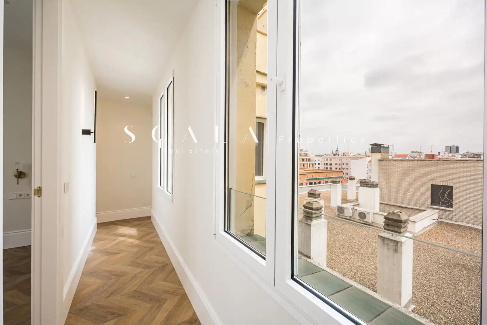 Bedroom of Attic for rent in Madrid  with Air Conditioner, Heating and Terrace