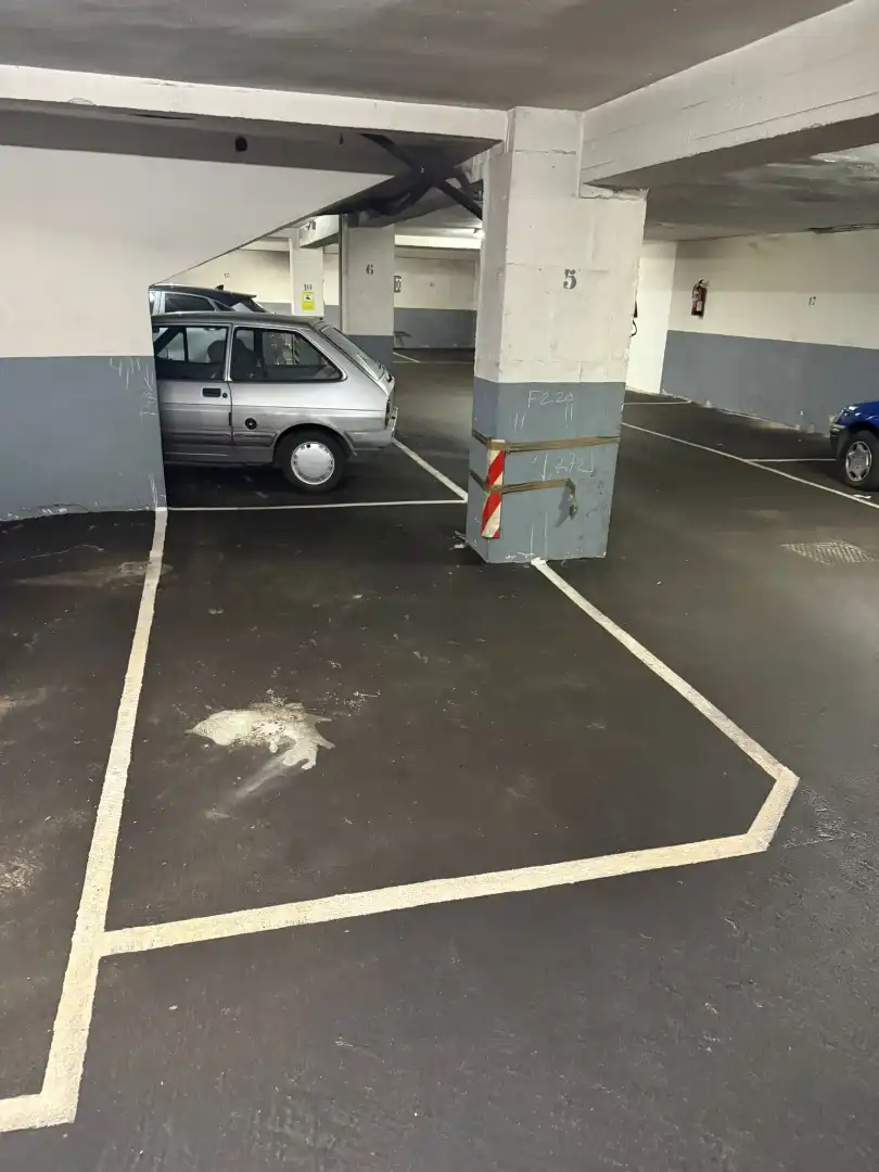 Parking de Piso en venta en Oviedo  con Calefacción