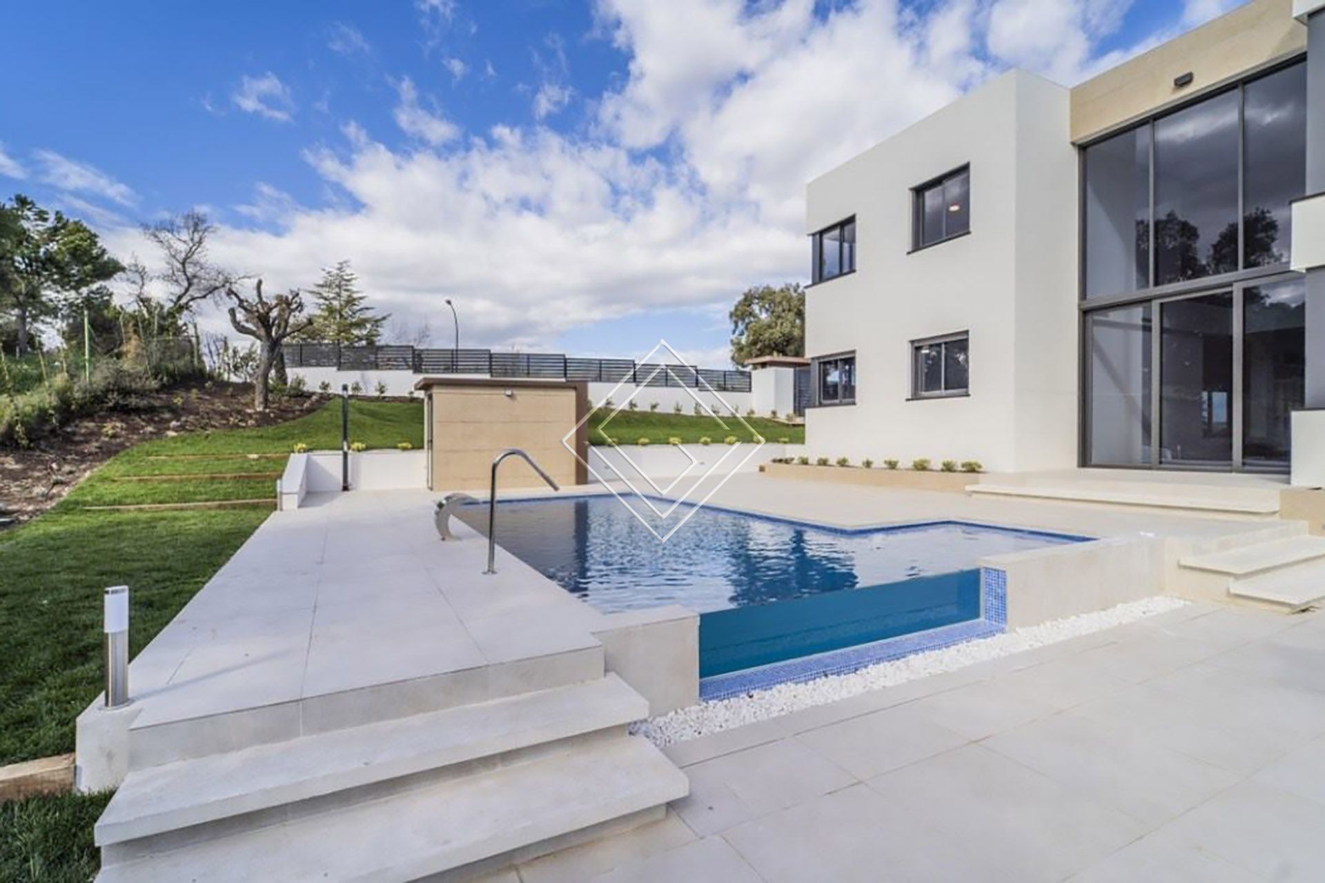 Piscina de Casa o chalet en venta en Ciudalcampo con Aire acondicionado, Calefacción y Jardín privado