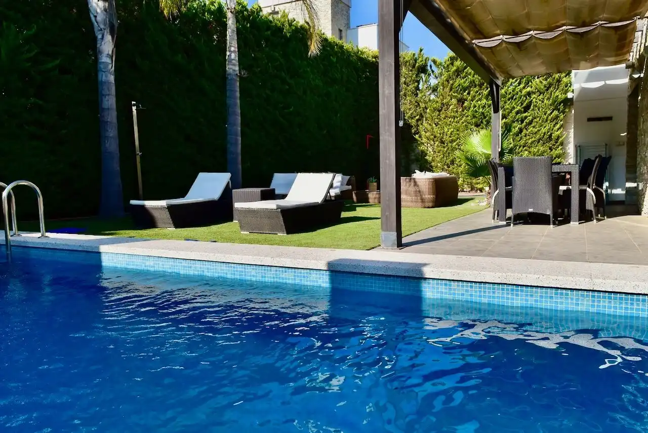 Piscina de Casa o chalet en venta en L'Alfàs del Pi con Aire acondicionado, Calefacción y Terraza