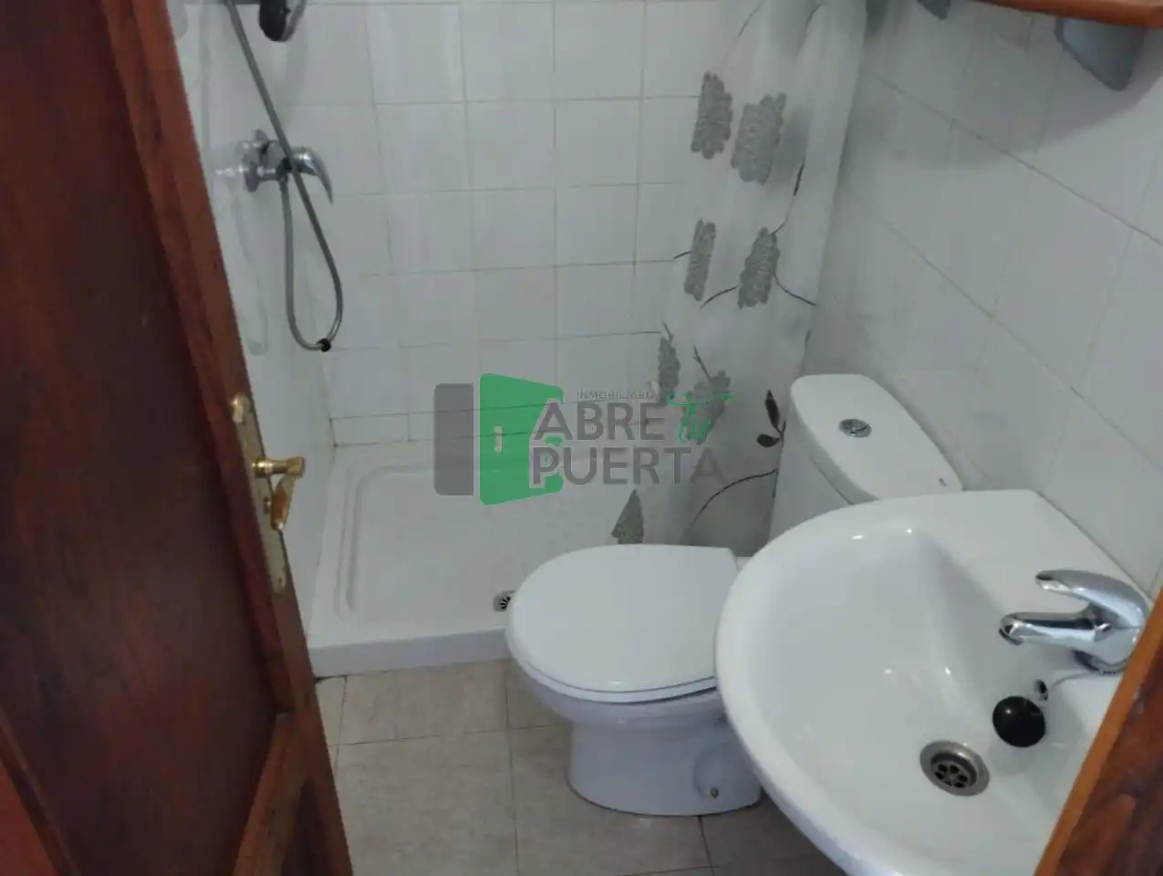 Baño de Piso en venta en Ourense Capital  con Calefacción y Amueblado