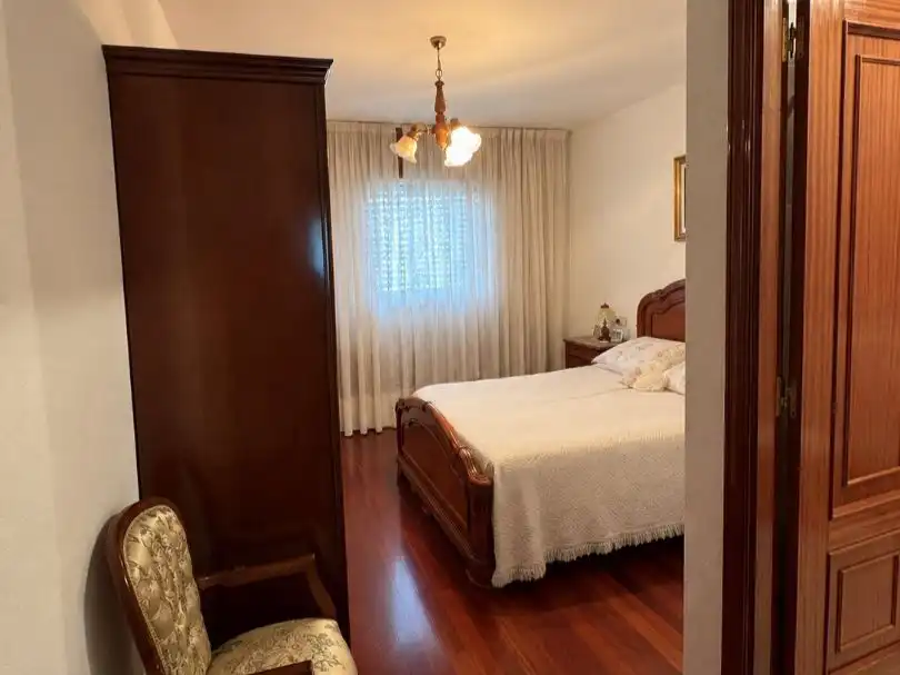Bedroom of Flat for sale in Samos, Lugo