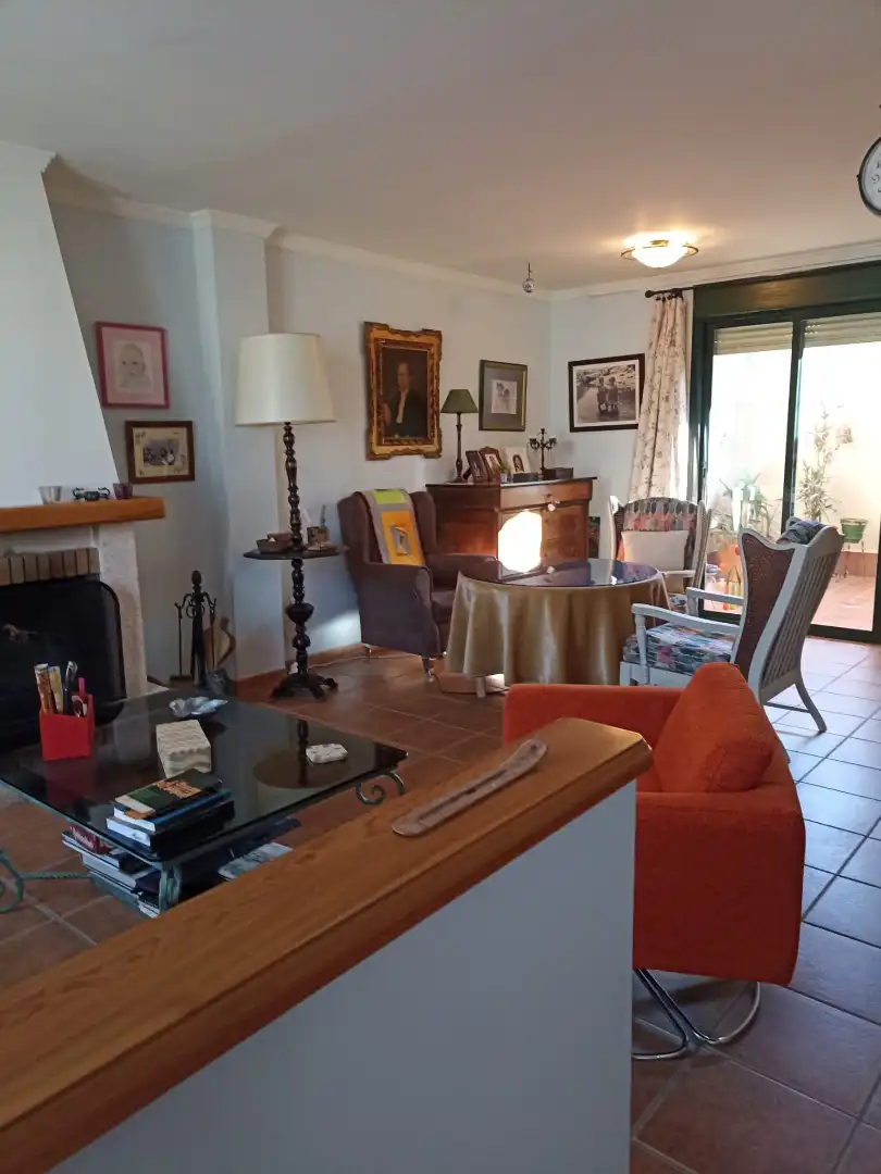 Chalet con terraza en venta en Guadalcázar