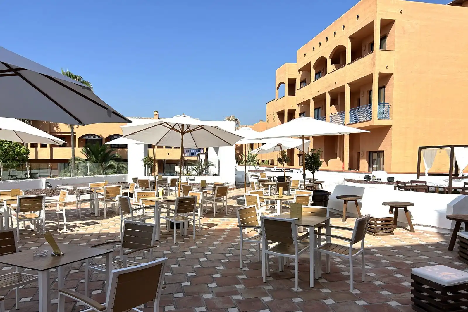 Pis en venda en Benahavís amb Moblat i Piscina comunitària
